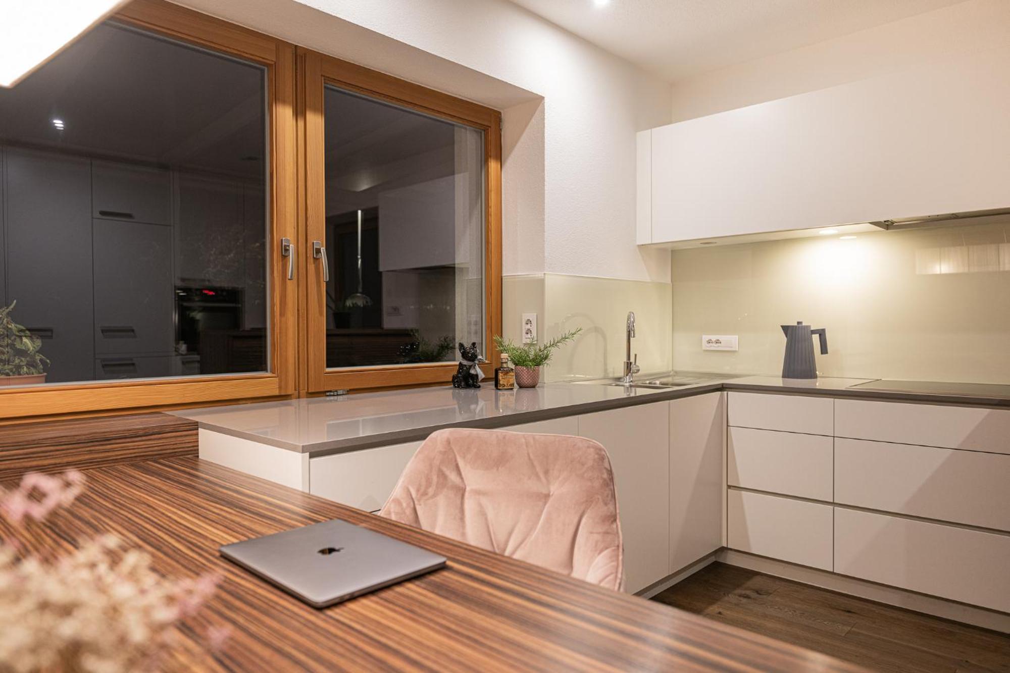 Myloisl Apartments Лутаго Экстерьер фото